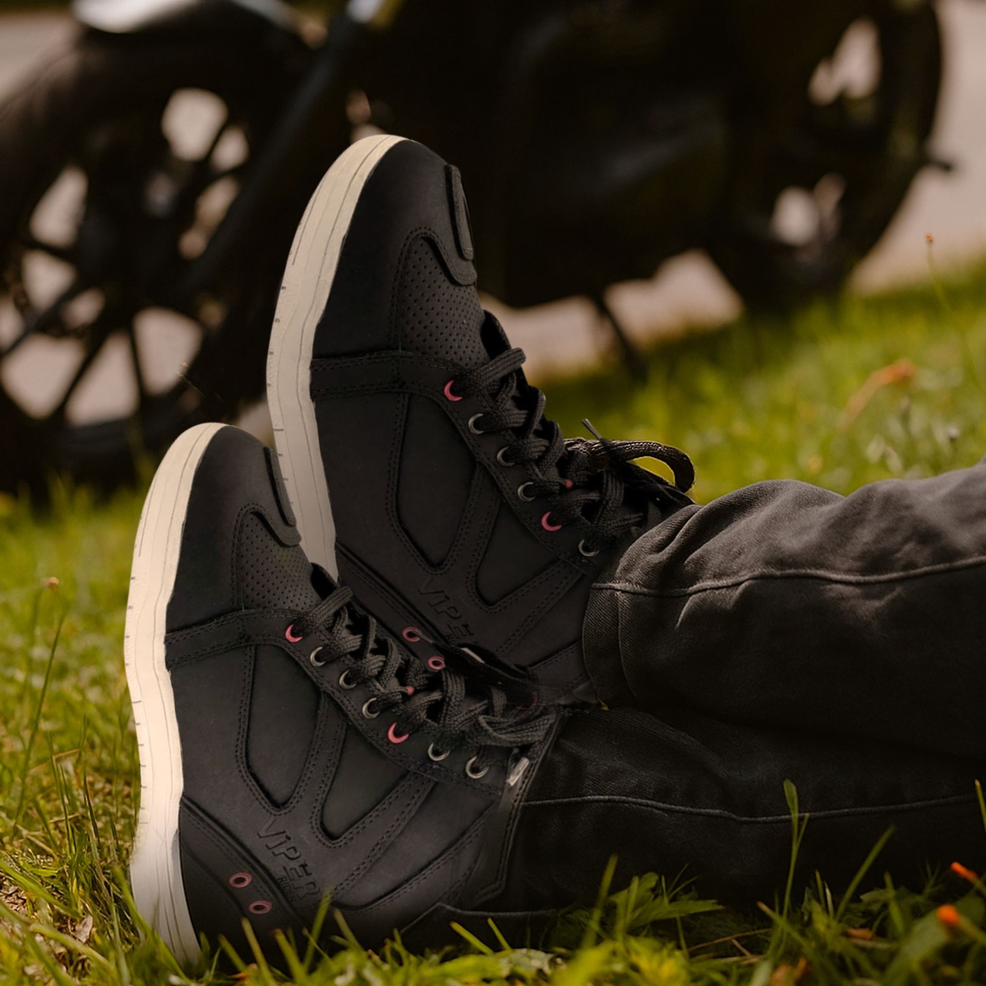 VPR R12 Sneaker Boot